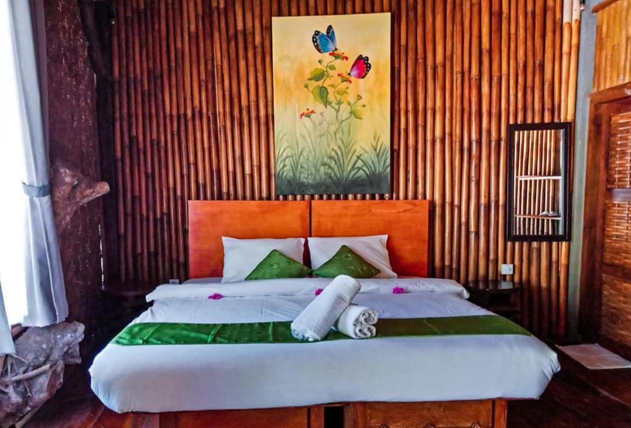 Gading Tree House Vila Batununggul Exterior foto