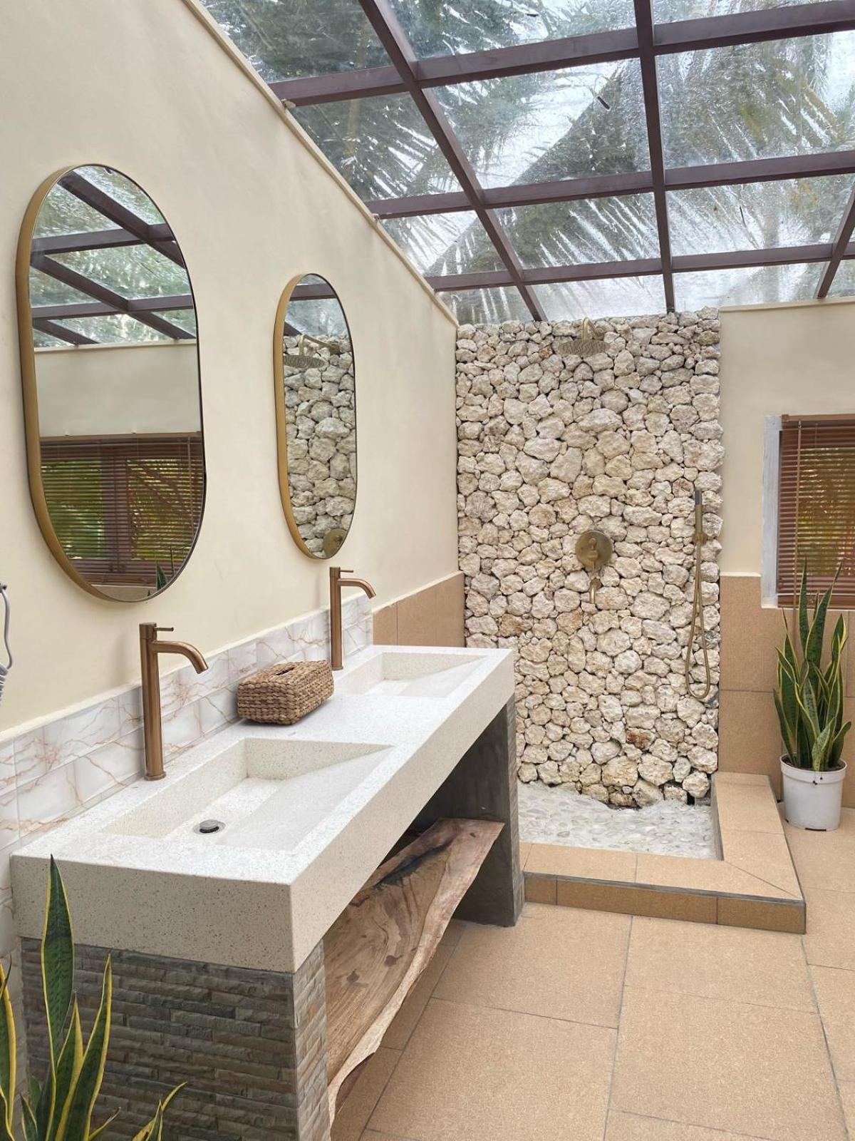 Gading Tree House Vila Batununggul Exterior foto