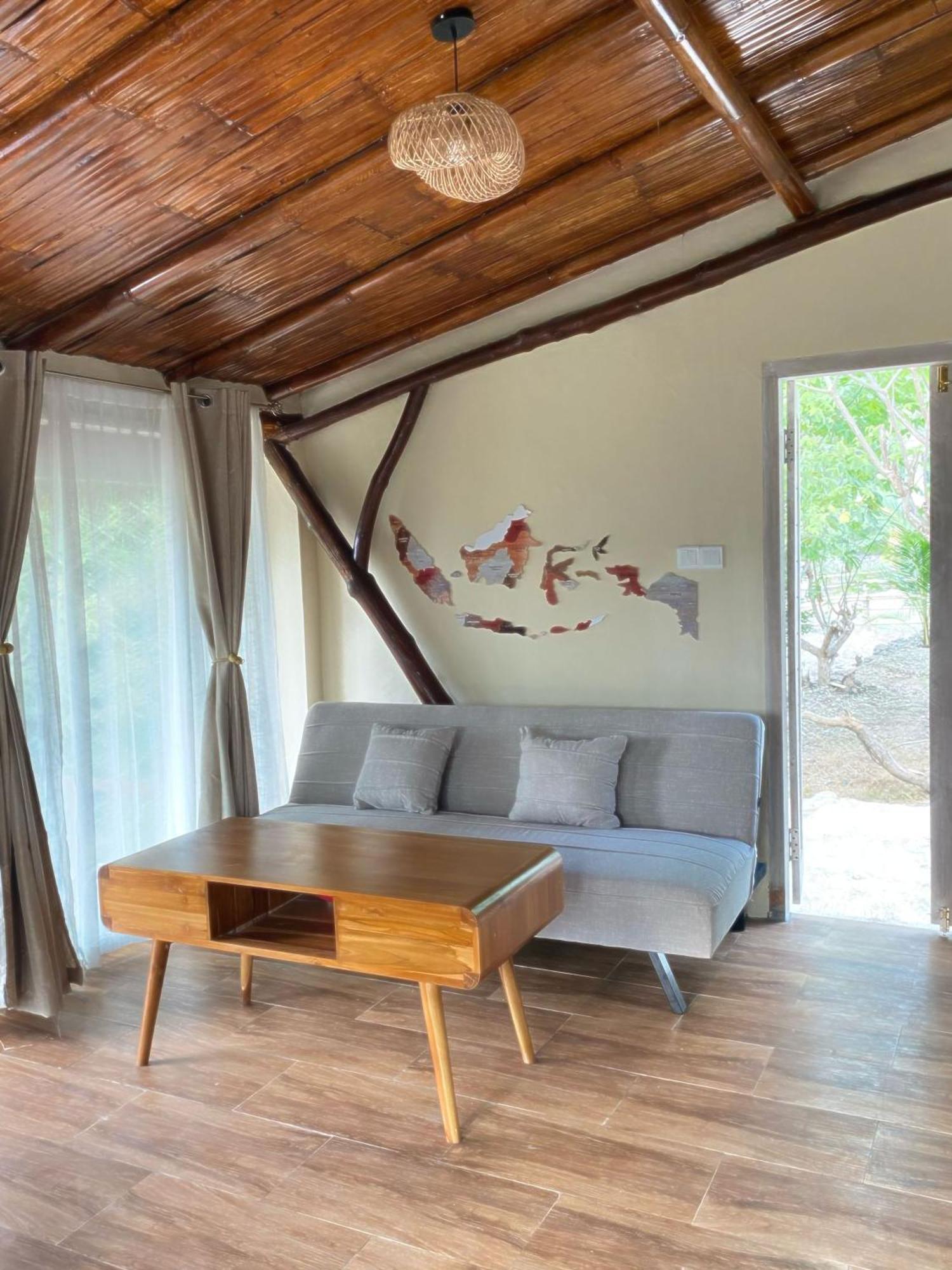 Gading Tree House Vila Batununggul Exterior foto