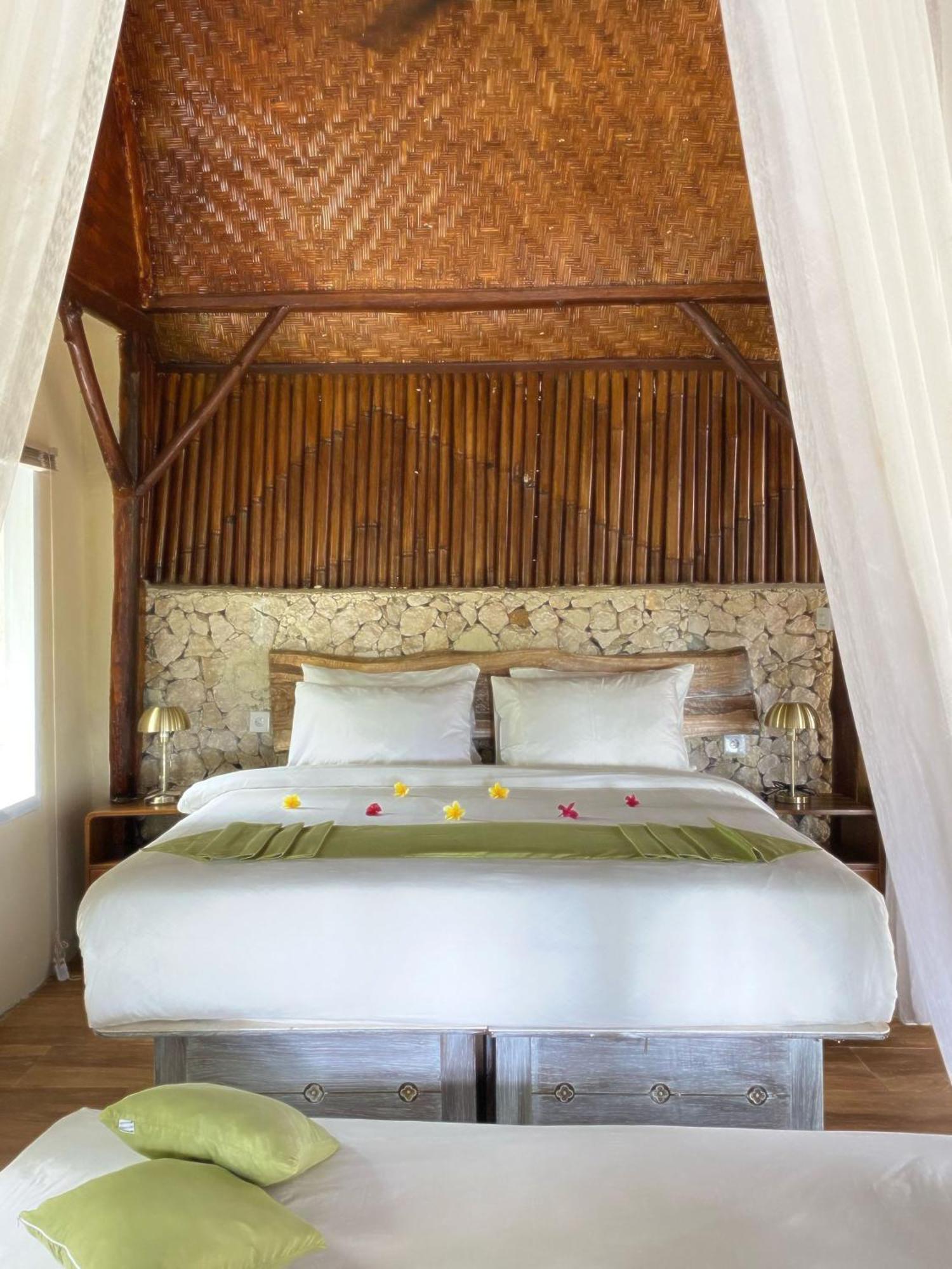Gading Tree House Vila Batununggul Exterior foto